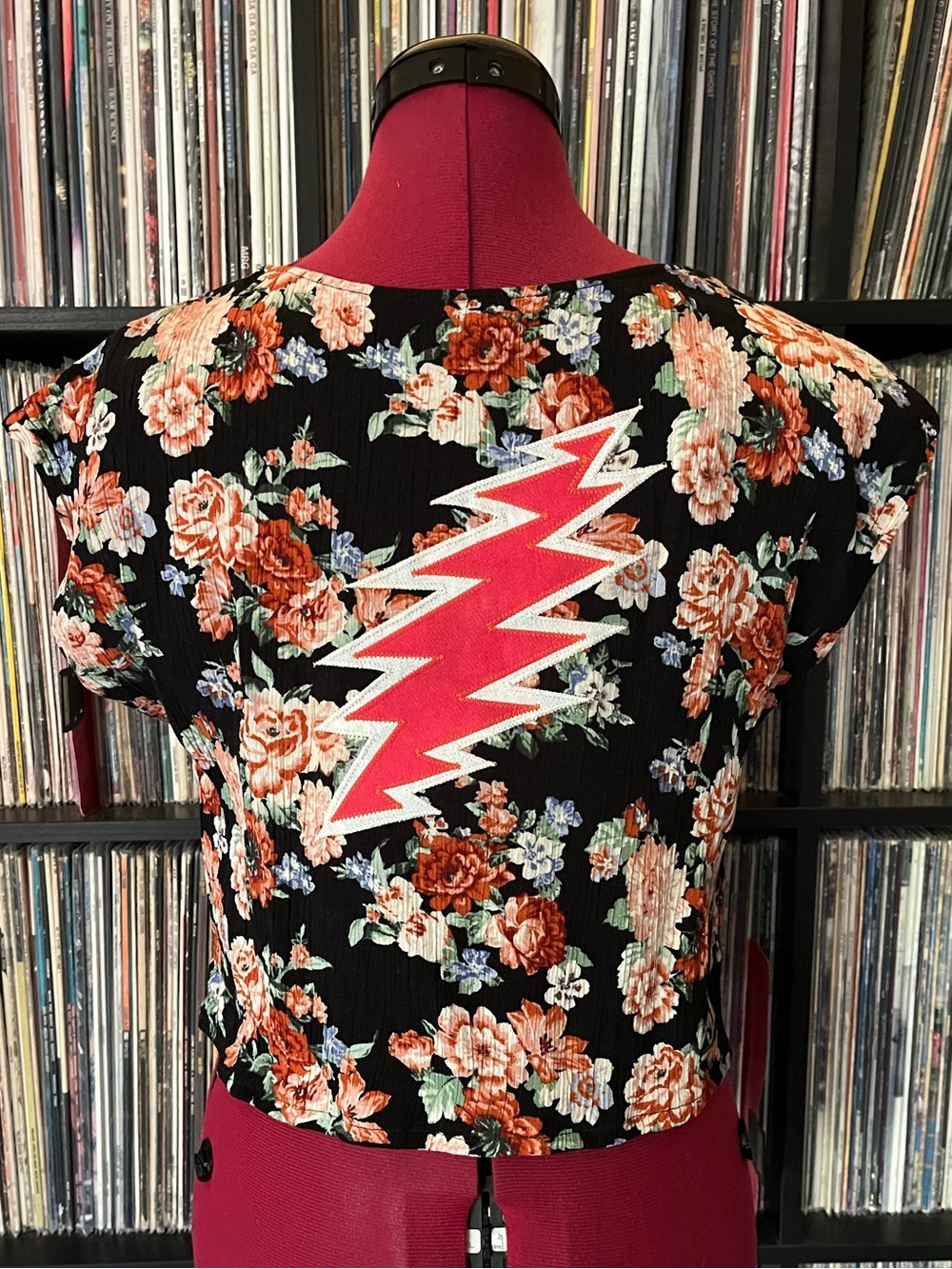 Cropped floral stealie bolt syf upcycled grateful company dead festival 🧡💕🖤